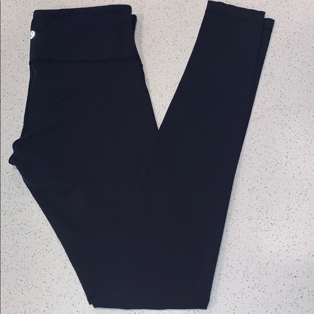 NWOT lululemon SZ 6 MID RISE lux 28” wunder under